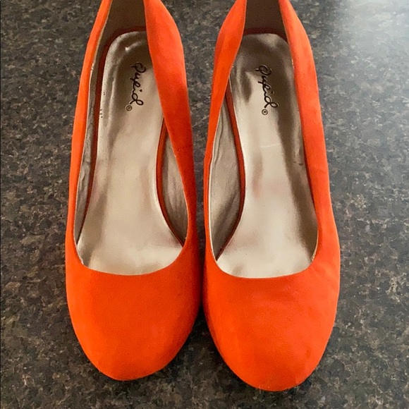 Orange velvet heels - Picture 1 of 3
